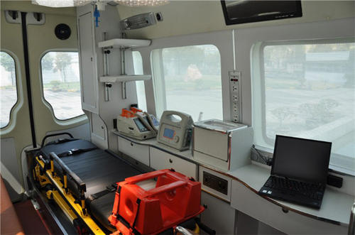 宜昌救护车内部